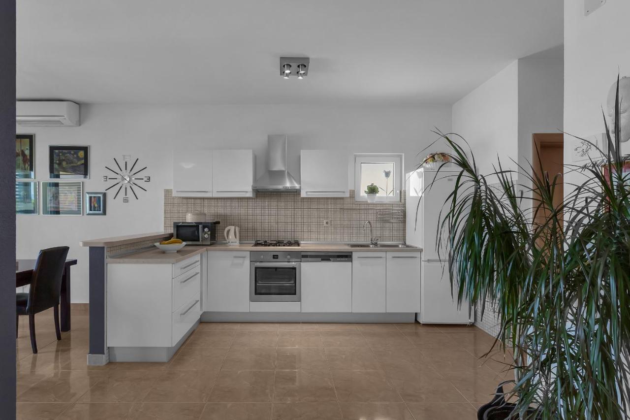 Stunning City View Apartment Makarska Eksteriør bilde