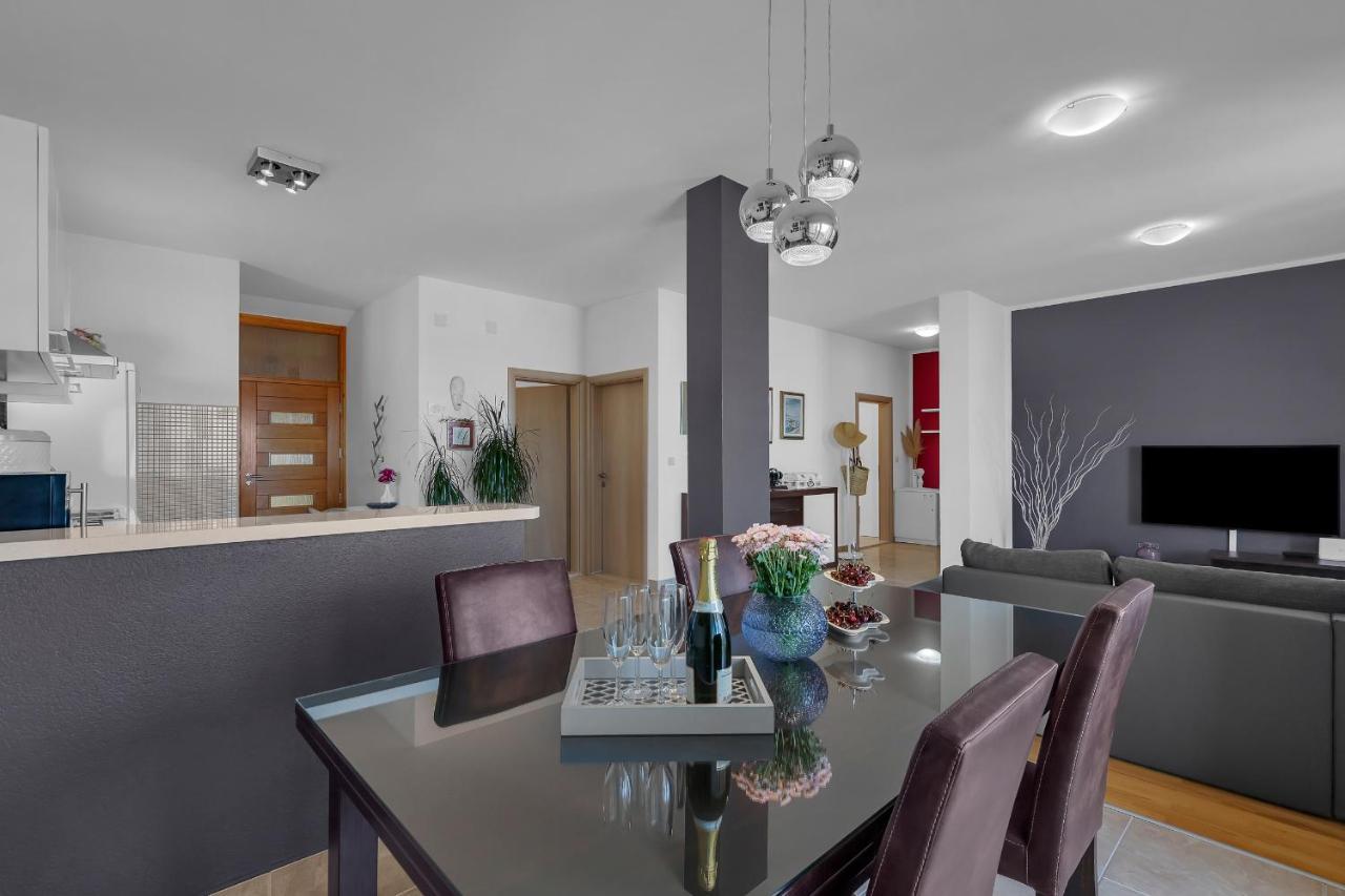 Stunning City View Apartment Makarska Eksteriør bilde